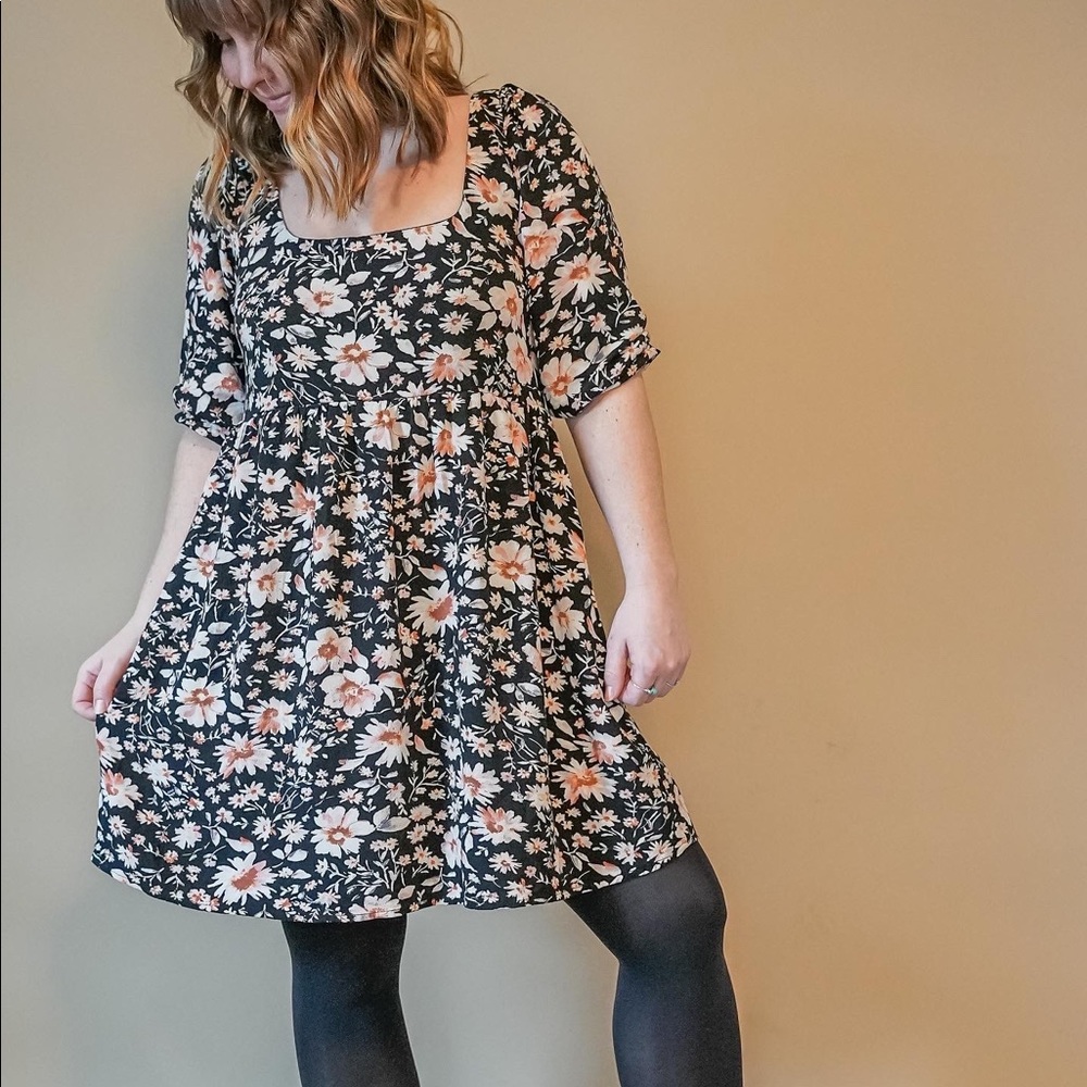 American Eagle black flowy floral printed dress.